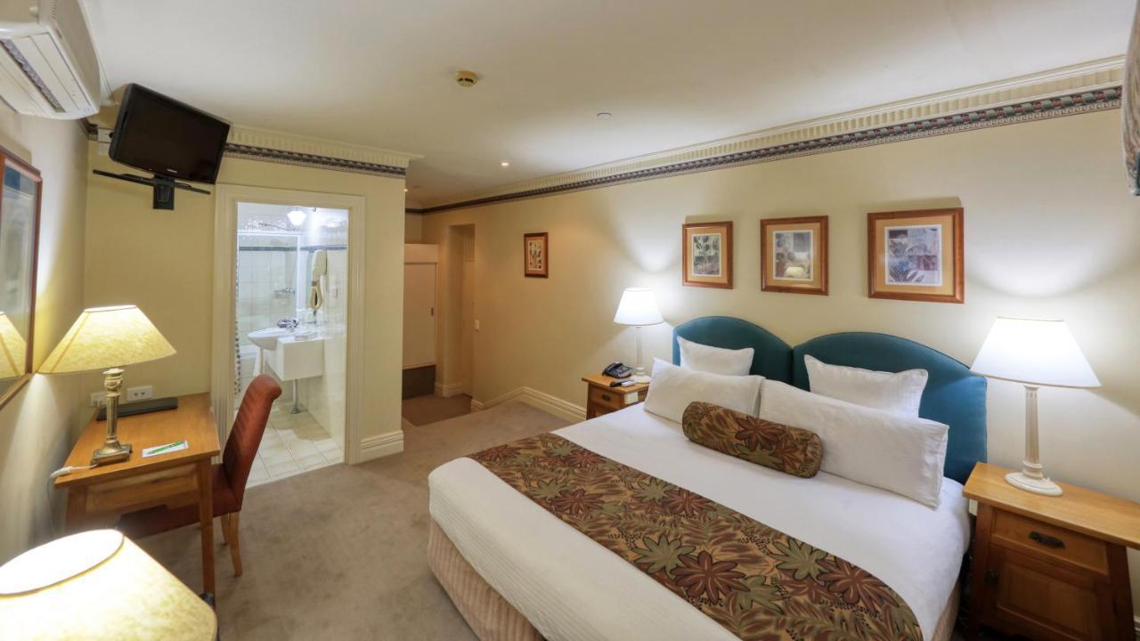 Royal Exchange Hotel Broken Hill Bagian luar foto