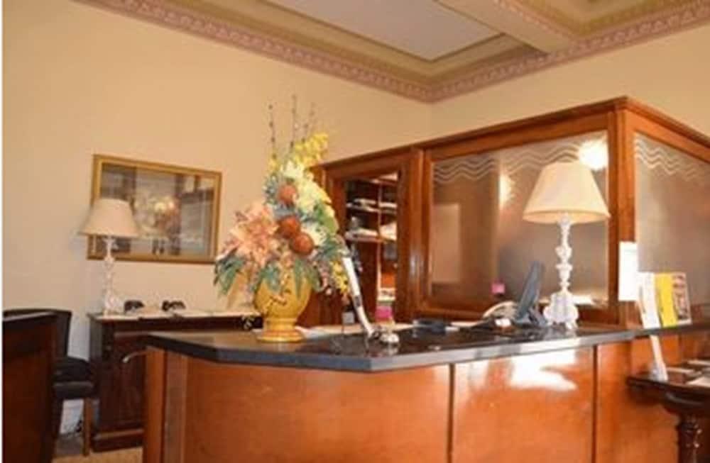 Royal Exchange Hotel Broken Hill Bagian luar foto