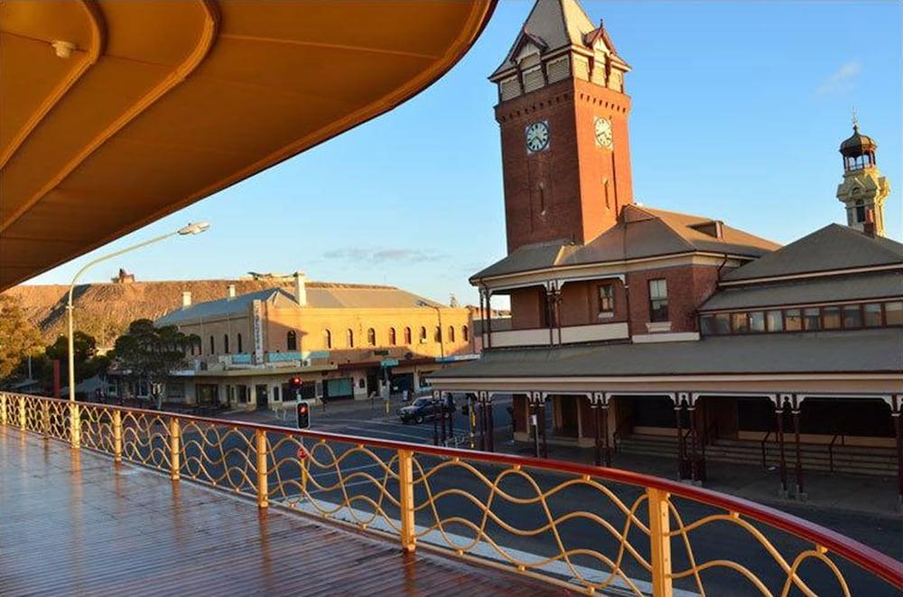 Royal Exchange Hotel Broken Hill Bagian luar foto