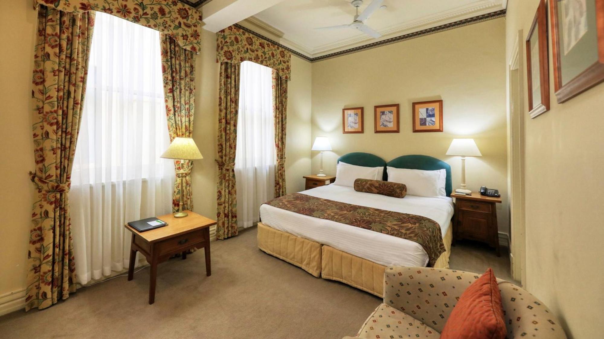 Royal Exchange Hotel Broken Hill Bagian luar foto