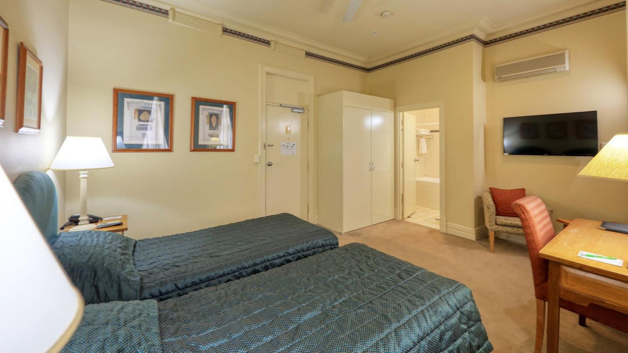 Royal Exchange Hotel Broken Hill Bagian luar foto
