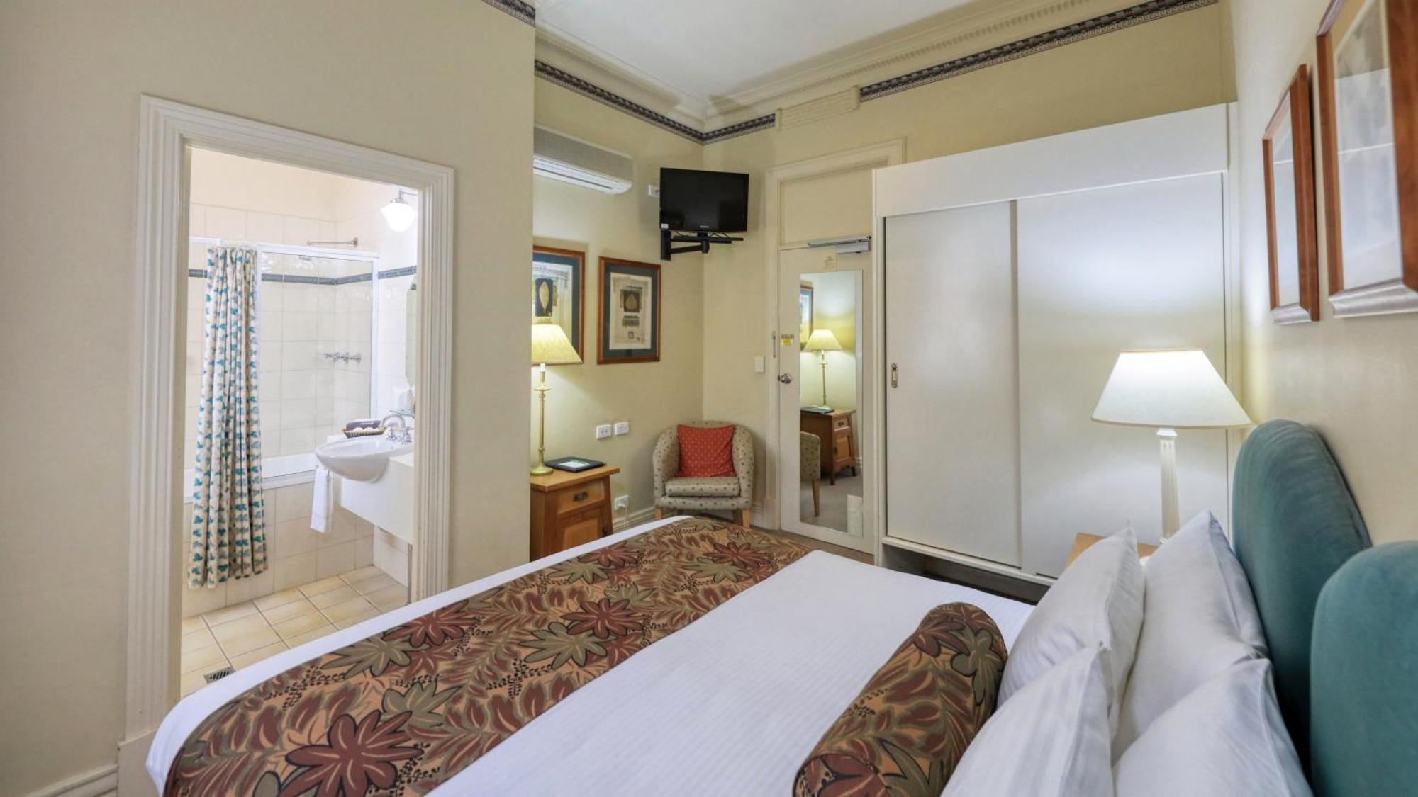 Royal Exchange Hotel Broken Hill Bagian luar foto