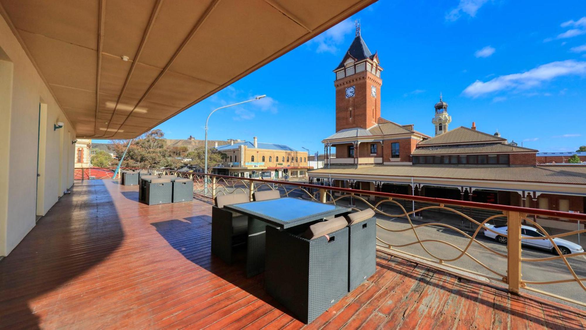 Royal Exchange Hotel Broken Hill Bagian luar foto